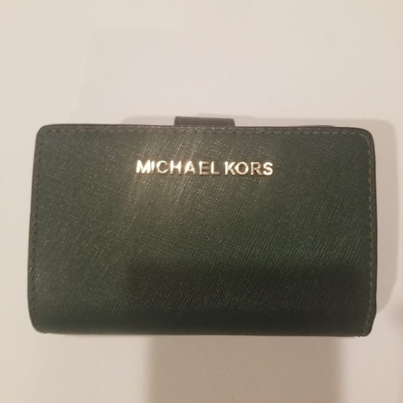 Michael kors Green Wallet - Picture 9 of 14